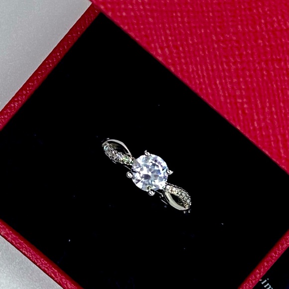 Gorgeous 1 Carat Moissanite White Gold plated adjustable ring *NEW* - Picture 1 of 3
